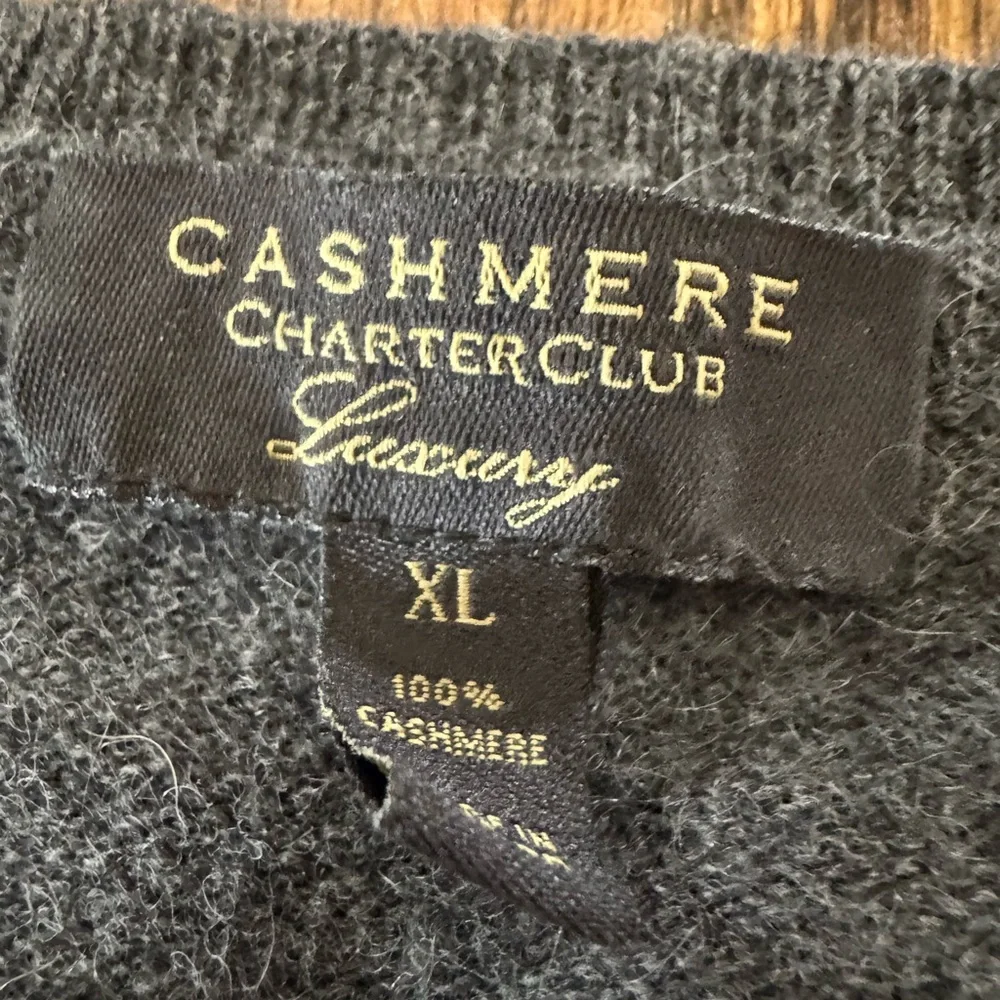 Charter Club Gray Crew Neck Cashmere Sweater, Size XL - Picture 2 of 5